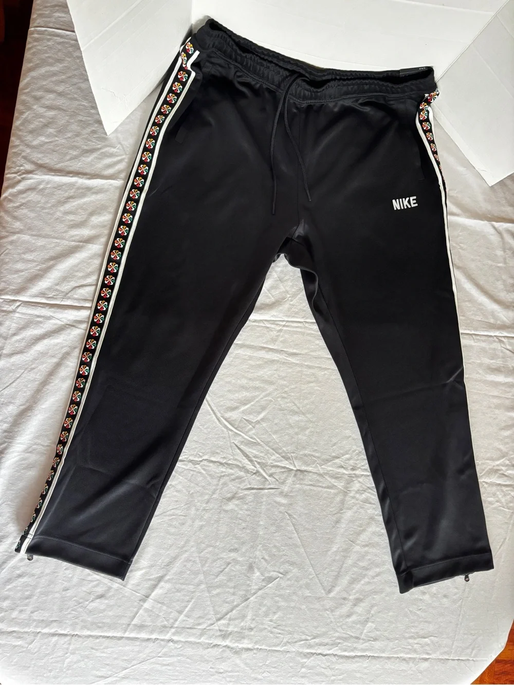 Nike Evolution Of The Swoosh Tribute Jogger Pants CQ7193-010 NWT!